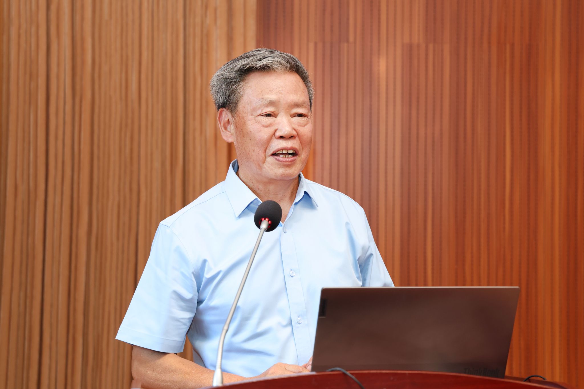朱有勇院士在云南农业大学科技工作大会上作主旨报告